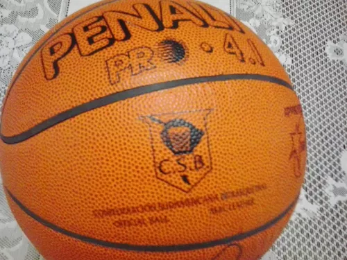 Bola de Basquete Spalding Oscar Schmidt - Edição Limitada