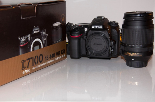Nikon D7100 Con Lente Nikon Dx 18-140mm - Casi Sin Uso.