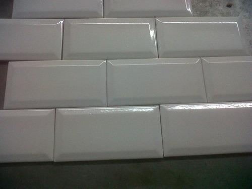 Ceramica Biselada 7.5x15 Acuarela New York Blanca 1era