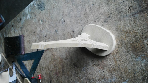Imagen 4 de 6 de Bella Torre Eifel De 15 Cm En Crudo Para Pintar