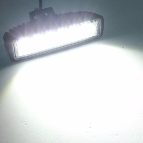 Imagen 2 de 7 de Lampara Led Caminero Cree 18 Wats Auto Omnibus Camion