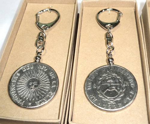 Llavero Simil Moneda - Efecto Plata Antigua - Consistente Y De Excelente Calidad