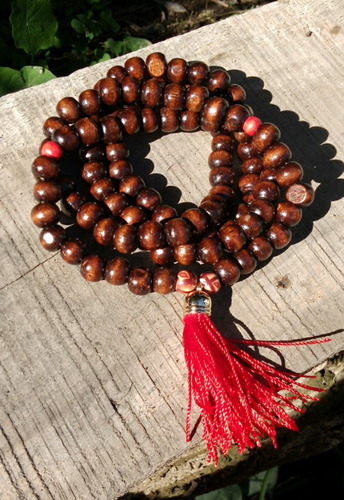 Imagen 1 de 5 de Japa-mala Yoga