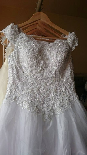 Vestido De Noiva Modelo Princesa Com Cauda - Maneq 36 A 40