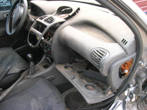 Imagem 5 de 8 de Sucata Peugeot 206 1.0 16v 2002 Gas. 4 Porta - Rs Auto Peças