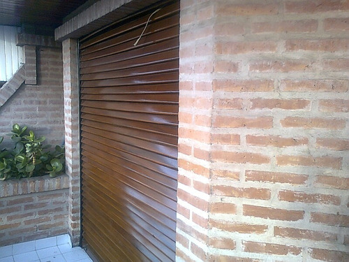 Imagen 2 de 5 de Reparación De Persianas Y Cortinas De Enrrollar De Madera.