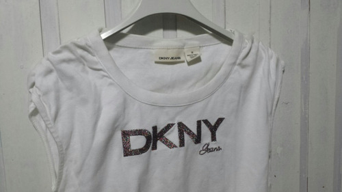 Remera Dkny Jeans Usa Algodón Con  Bordado,excelente Calidad