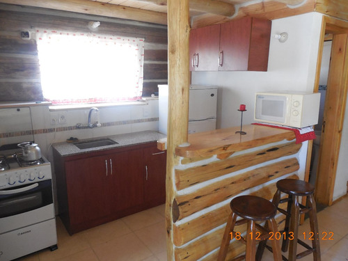 Imagen 3 de 14 de Casa Cabaña De Troncos La Esmeralda , Rocha. A 2 De La Playa