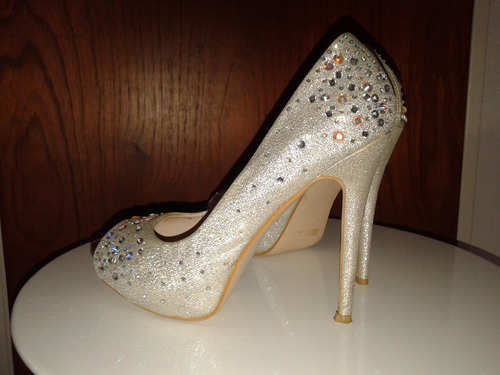 Zapatos De Fiesta Plateados Con Piedras Unicos Solo Un Uso