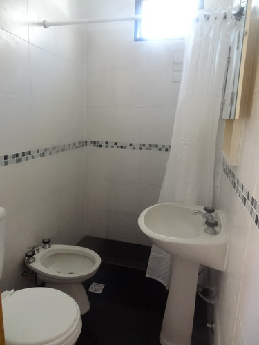 Imagen 9 de 14 de V.gesell Alq /centro/1/2 Cdra Mar/ Wi Fi/ 8 Pers/ Jovenes