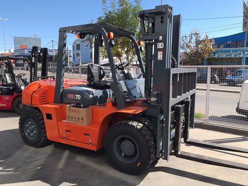 Autoelevador Chl 7000 Kg Isuzu Japones Mástil Triple 4.5 M