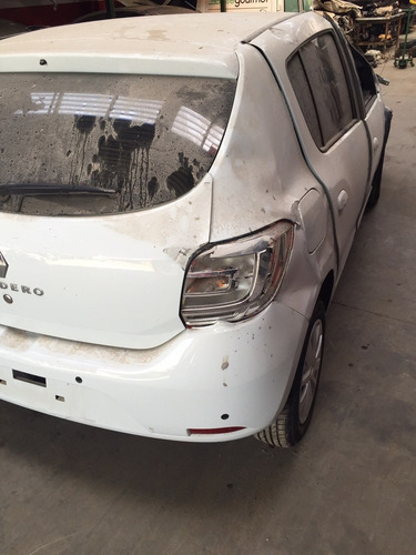Sucata Renault Sandero 2015 ( Somente Em Peças )