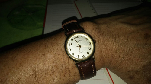 Relógio Mondaine Feminino Quartz Fundo Bege