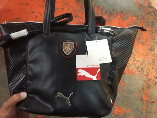 Bolsa Puma Ferrari Original de segunda mano - GoTrendier