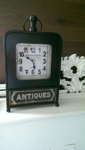 Hermoso Reloj Vintage Metalico. Nuevo