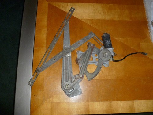 Imagen 2 de 2 de Vendo Regulador De Ventana De Mitsubishi Montero