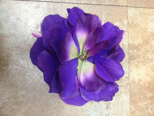 Flor De Tela Violeta Con Pinza (centro)