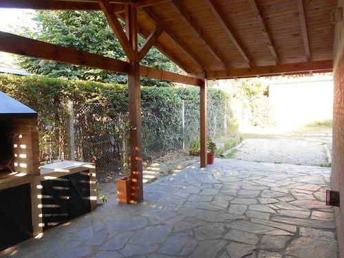 Imagen 11 de 14 de Chalet Céntrico * Villa General Belgrano * Cochera - Parrilla - 2 Dormitorios