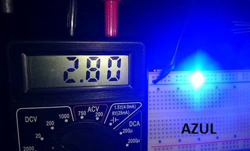 Un Paquete De 200 Piezas, Led 3mm En 5 Colores