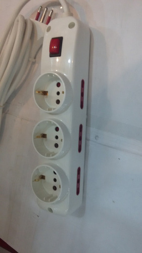 Imagen 3 de 4 de Alargue Conatel 3 Mts Con Interruptor 3 Schuko 6 Modulares