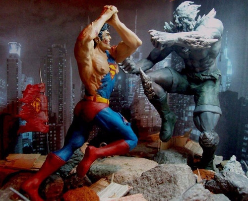 Escultura La Muerte De Superman Vs Doomsday Dc Comics Liga 