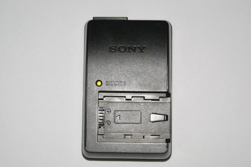 Cargador Original Sony Bc-vh1 Dc8.4v 0.28a 63 X 95 X 32mm