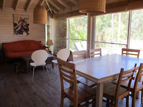 Imagen 9 de 30 de Punto Río | Tres Casas En Un Padrón, Cómodas Y En Excelente Estado