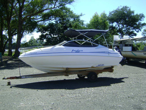 Lancha Foker 215 Cabinada
