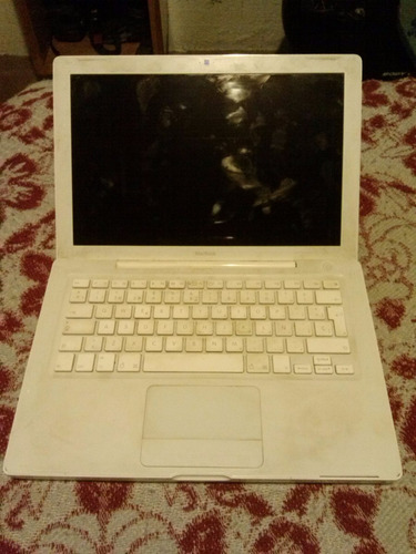 Macbook 2006 Blanca Para Piezas O Reparación No Sirve