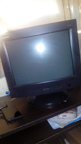 Vendors Monitor Compaq V510v