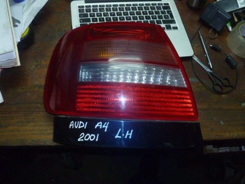 Vendo Lampara Trasera Izquierda De Audi A4, Año 2001