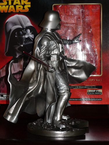 Darth Vader Kotobukiya Silver (Usado)