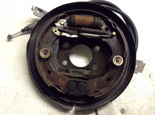 Base De Balatas Para Tambor Lado Derecho Nissan Tsuru Iii (Usado)