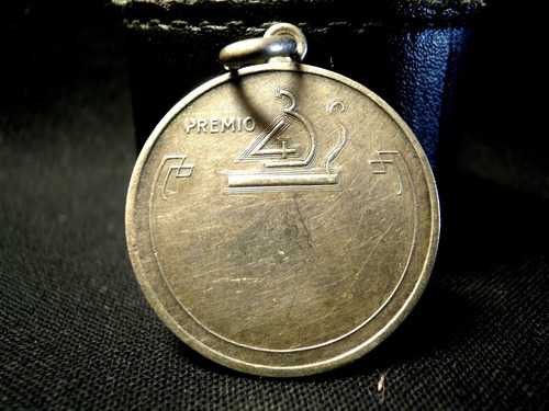 Medalla De Plata Publicitaria Cigarrillos 43 Truco (Usado)
