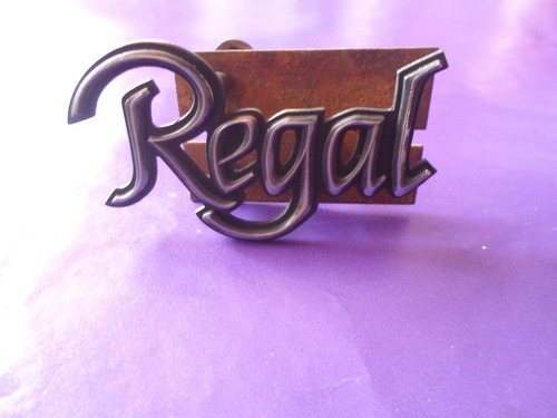 Emblema Regal Buick Para Parrilla Original