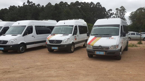 Imagen 2 de 10 de Transporte De Pasajeros Camioneta Combi Traslados Aeropuerto