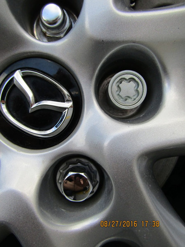 Tuercas De Seguridad Para Mazda 3
