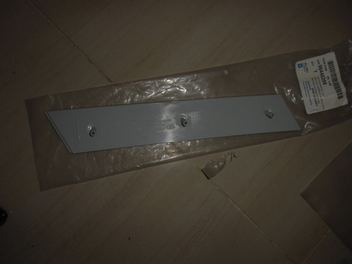 Platina De Parrilla Derecha Chevrolet Captiva