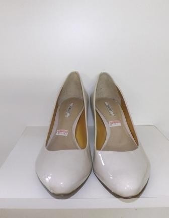 Sapato Scarpin Cor Gelo, Verniz,salto Baixo 38, Dumond, Novo | Mercado Livre