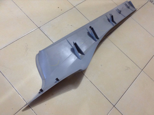 Moldura Plastica Trasera Izquierda Focus Zx3 Mod 00-04 Oem