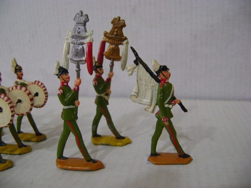 Imagen 2 de 6 de Nico Increible Banda Militar 21 Soldados De Plomo (pmv 44)