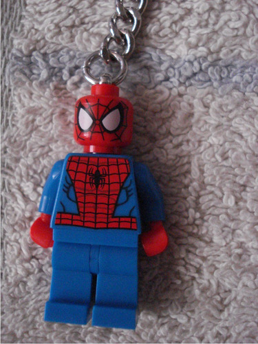 llavero spiderman lego