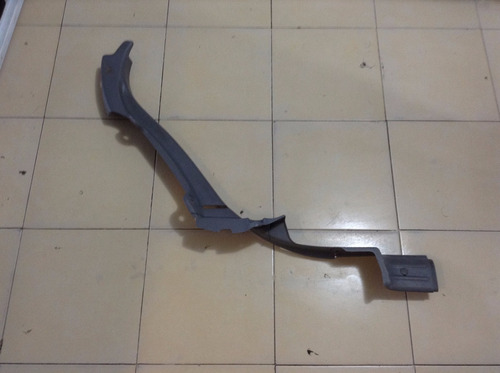 Plastico Moldura Trasera Izquierda Vw Pointer 4 Ptas 00-05