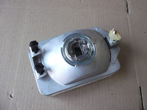 Imagem 4 de 6 de Farol Neblina Santana Gls De 1988 Até 1991 Lado Esquerdo