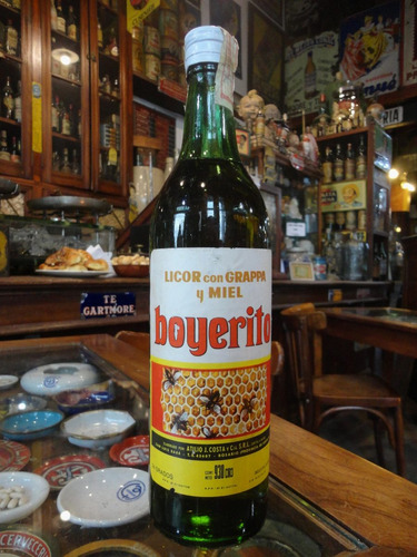 Botella Antigua Boyerito. Licor Con Grappa Y Miel. 25011