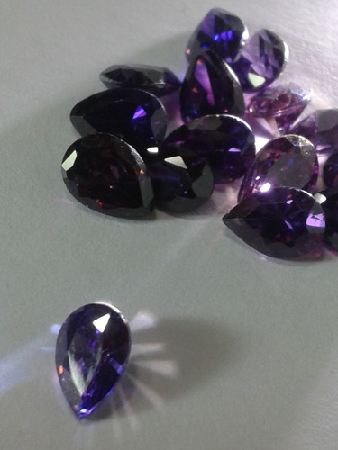47 Se Vende Zircon Color Amatista Forma De Gotas Original