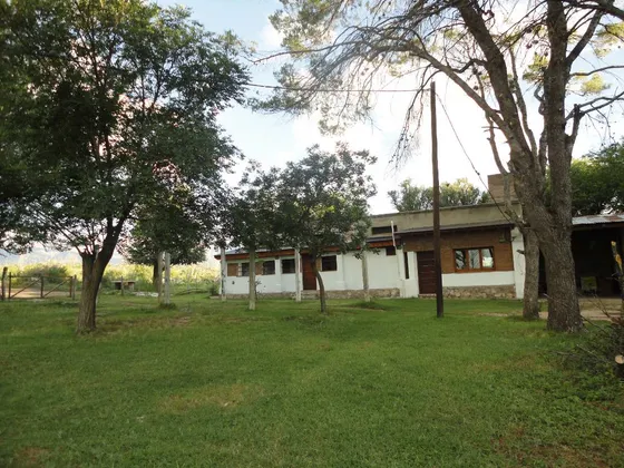 Alquilo En Nono : Casa De Campo  La Castellana