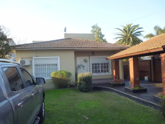 Chalet En Rafael Calzada