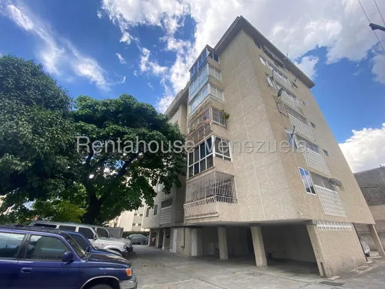 Bello Apartamento, Moderno Y En Excelente Ubicación. 25-21920