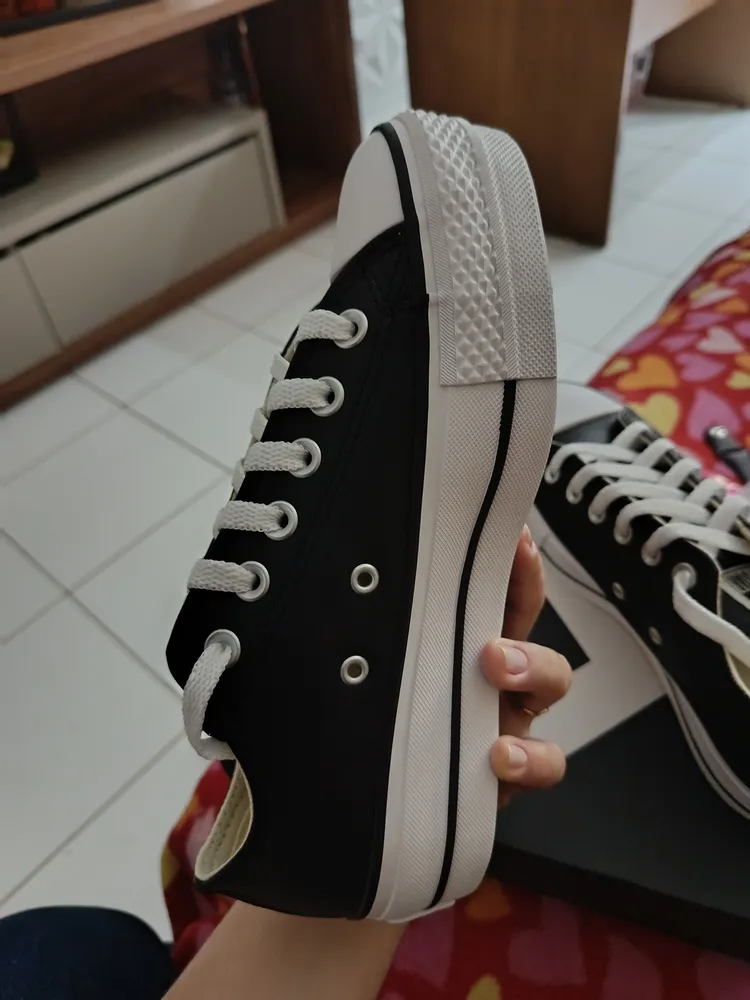 Tênis All Star Lift em close-up, foto de cliente